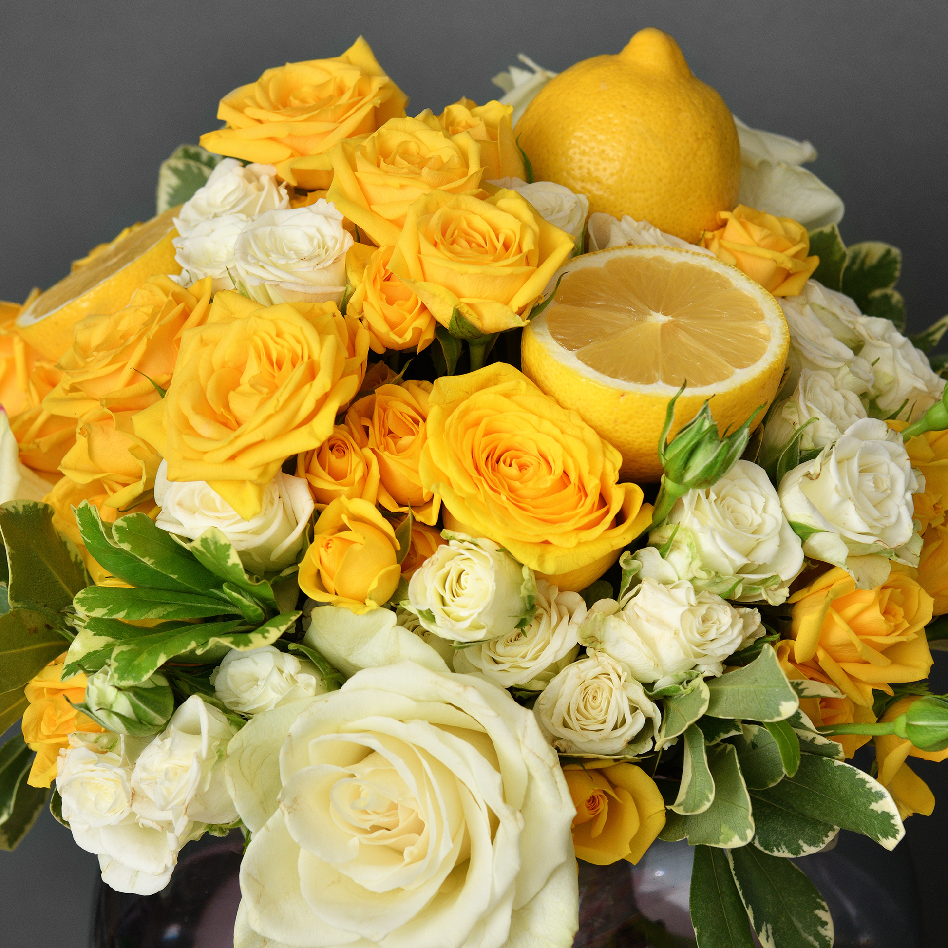 Lemon Rose Bouquet in Glass Vase